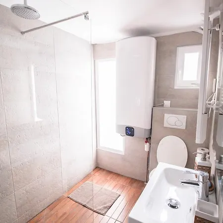 Luckey Homes - Poissonniere Apartament
